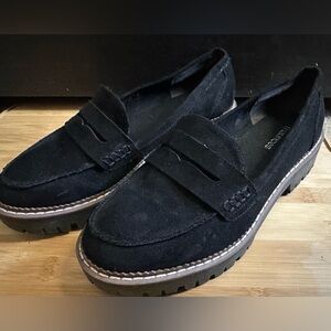 Maurice’s Black Suede Loafers Lug Shoe